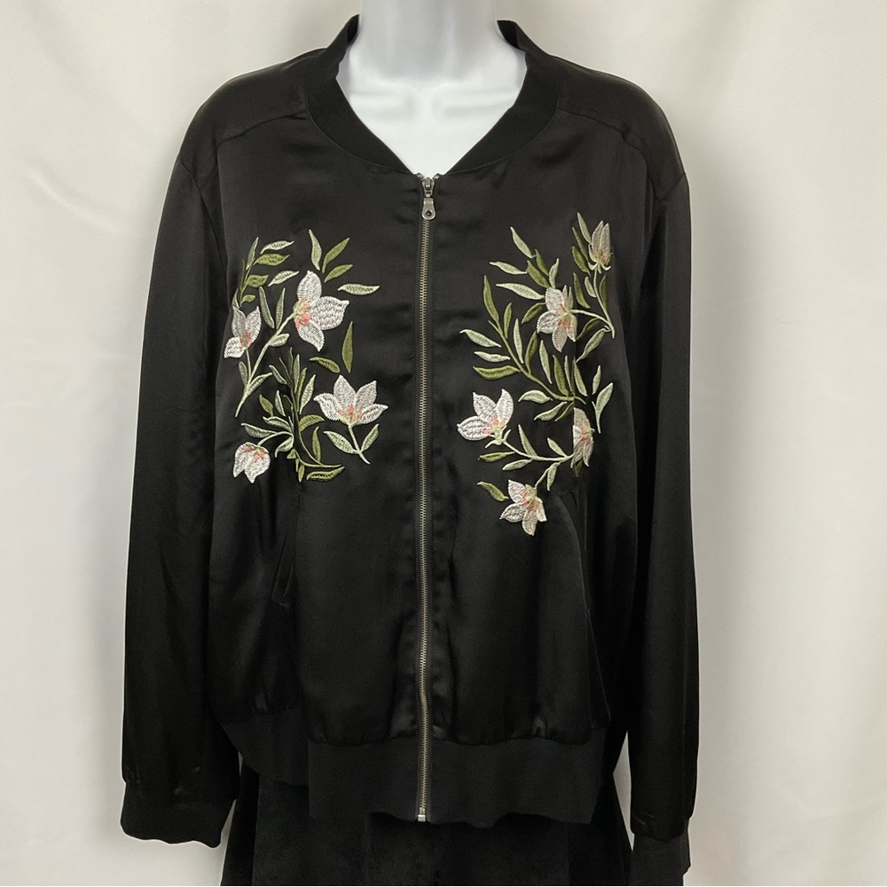 Supply & Demand Womens XXL black silky satin embroidered zip front jacket